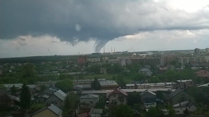 Image d'illustration pour Grêle et tornade en Pologne et en Ukraine